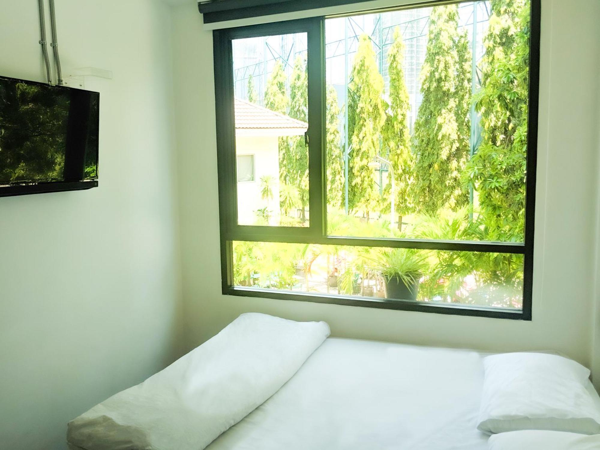 Holy Sheet Hostel Bangkok Exterior photo