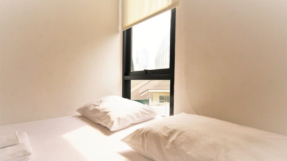 Holy Sheet Hostel Bangkok Exterior photo