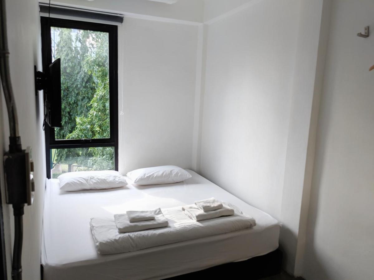 Holy Sheet Hostel Bangkok Exterior photo